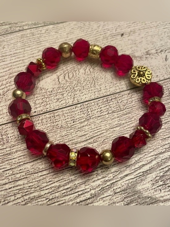 Jewelry - Red Crystal with gold details stretch bracelet, beaded festive, holiday